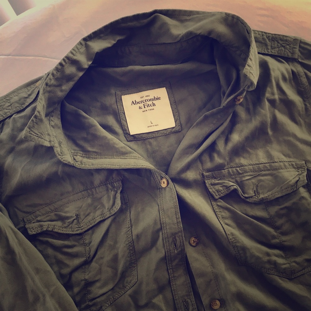 Button down - Picture 2 of 2